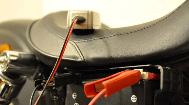 chargeur-batterie-moto